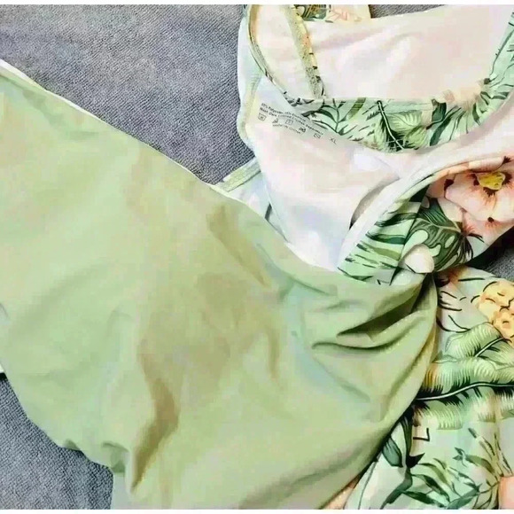 SAGE GREEN and FLORAL one piece Swim Bathing Suit TROPICAL Hawaiian size XL 1x - Picture 5 of 5